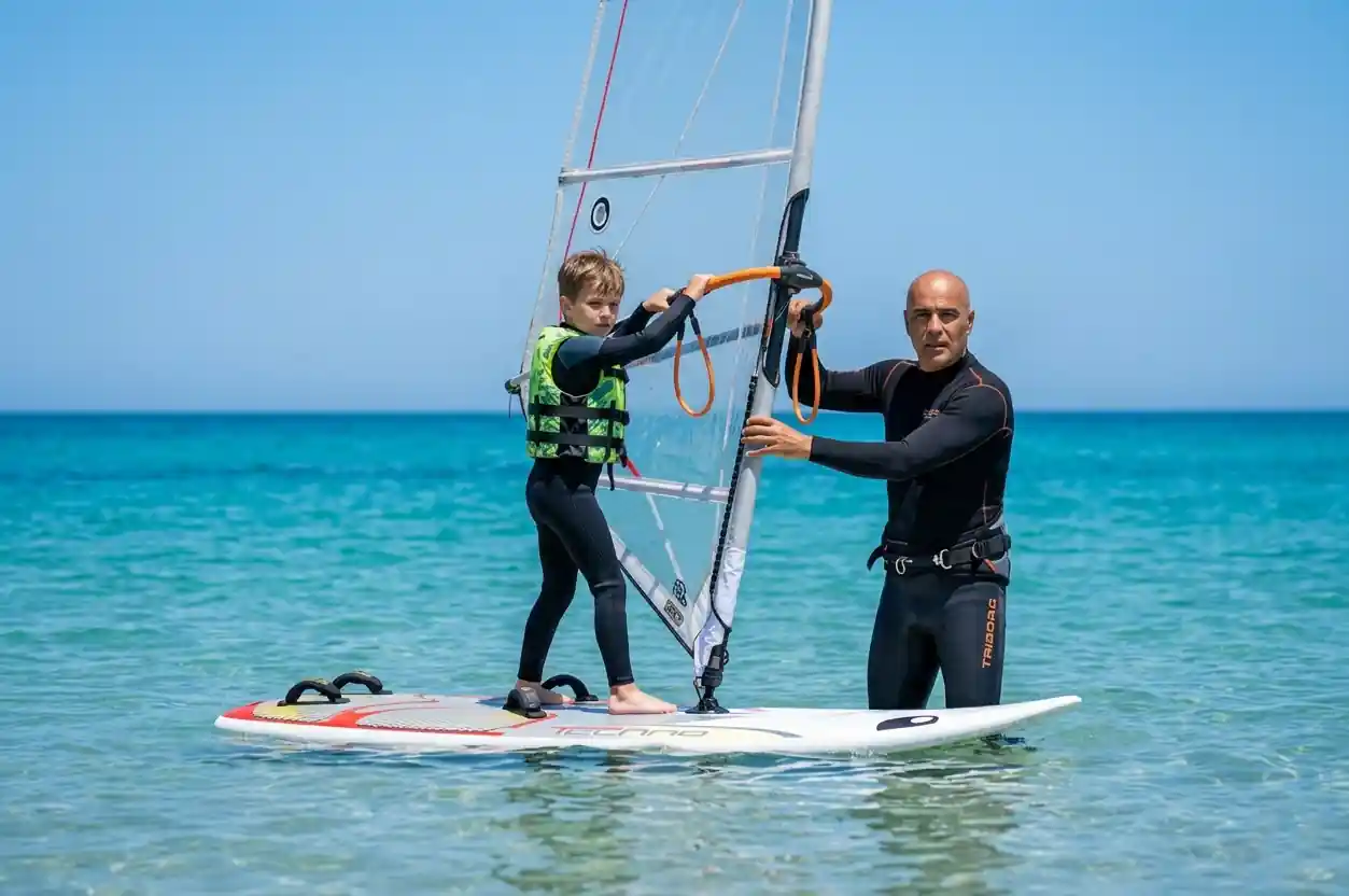 Cours windsurf débutant à Soliman Plage, golfe de Tunis